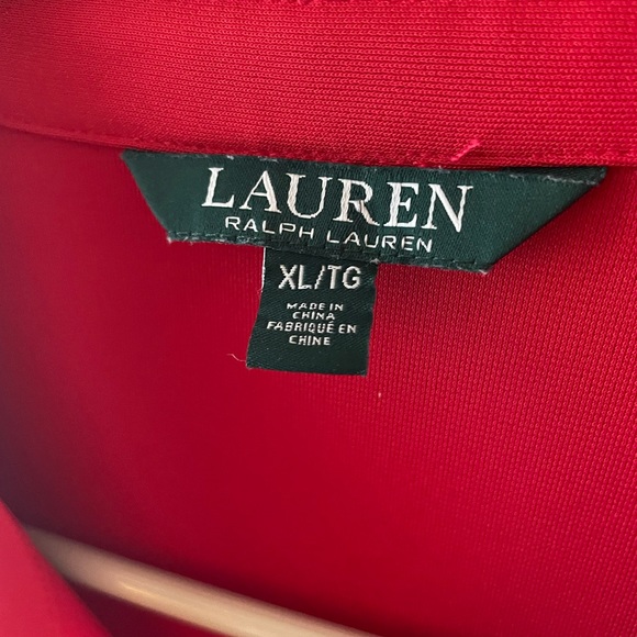 Red blouse, gold buttons, long or roll up sleeves - Picture 2 of 5